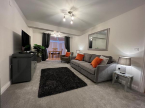 Cotswold apartment with private parking!